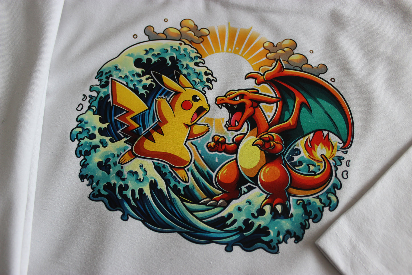 T-shirt oversize Pokémon personnalisable - Pikachu vs Dracaufeu